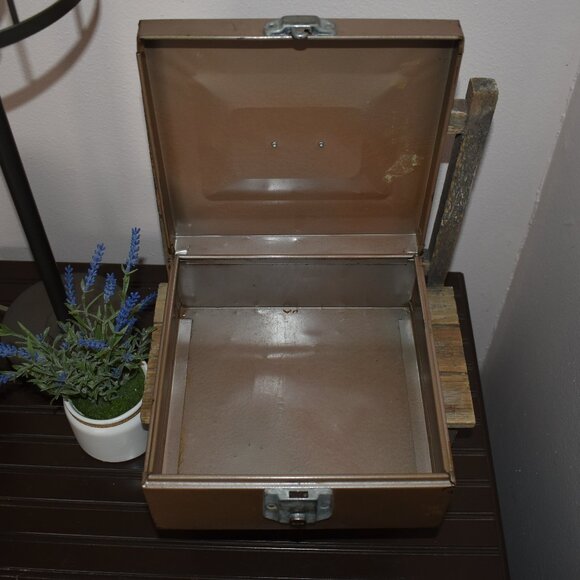 Vintage Antique Tan Metal Cash Box Porta File Case Storage Farmhouse Decor - Picture 2 of 14